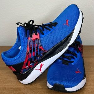 Boys Puma Sneakers Sz 4.5